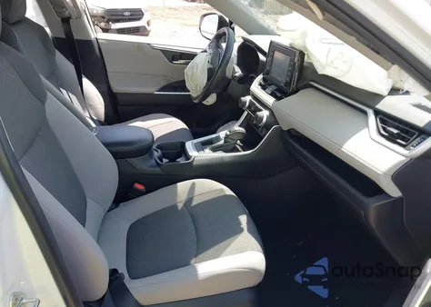 2021 Toyota Rav4 Xle z USA, uszkodzony, nr VIN 2T3P1RFVXMC243126